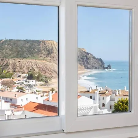 Апартаменты Seaview With Amazing Views *